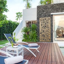 18497-Sandstone-Galaxy-Terazzo-Garden-Screen-insitu